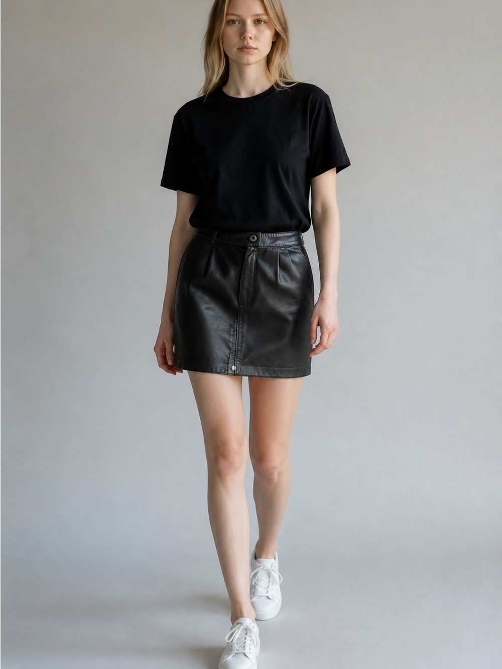 Vintage G-III Leather Fashions Black Leather Pencil Skirt
